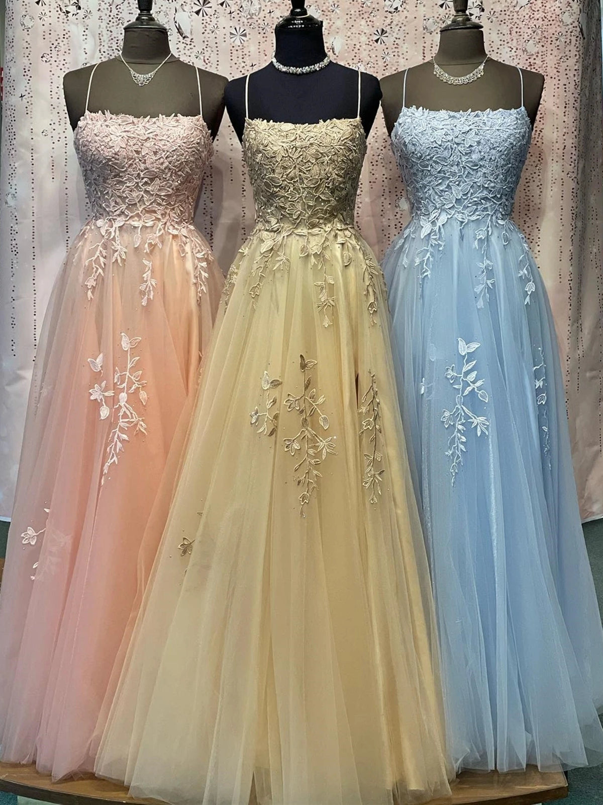 Elegant Long A-line Strapless Spaghetti Straps Beaded Lace Tulle Prom Dresses-BIZTUNNEL