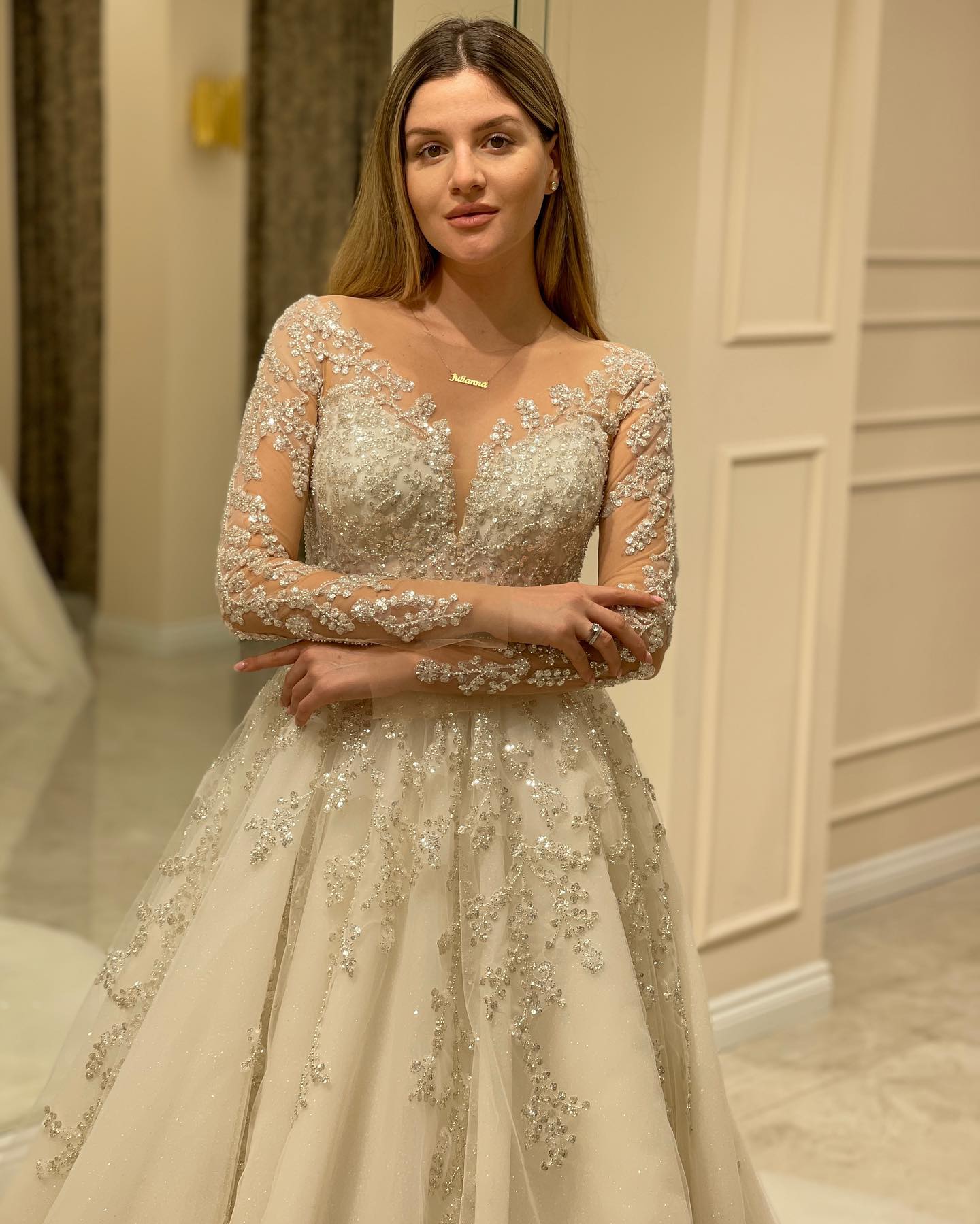 Chic A-line Elegant Sweetheart Sleeveless Lace Tulle Wedding Dresses Appliques Lace main image 0