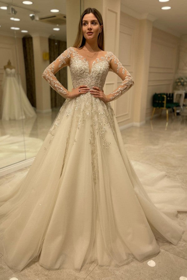 Elegant Designer Appliques A-line Wedding Dresses With Lace main image 0