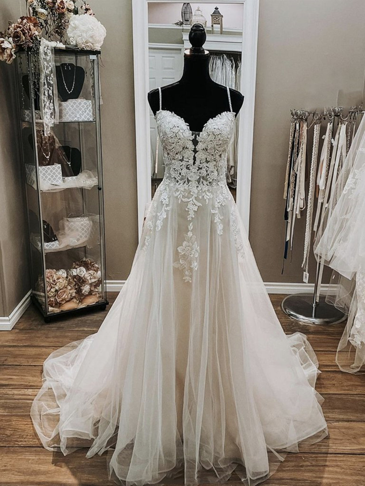 Elegant Long A-line V Neck Spaghetti Straps Lace Tulle Wedding Dresses-BIZTUNNEL