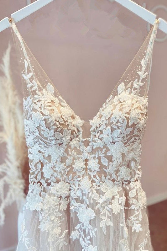 Carregar imagem no visualizador da galeria, Elegant Long A-line V-neck Tulle Appliques Lace Open Back Wedding Dress-BIZTUNNEL
