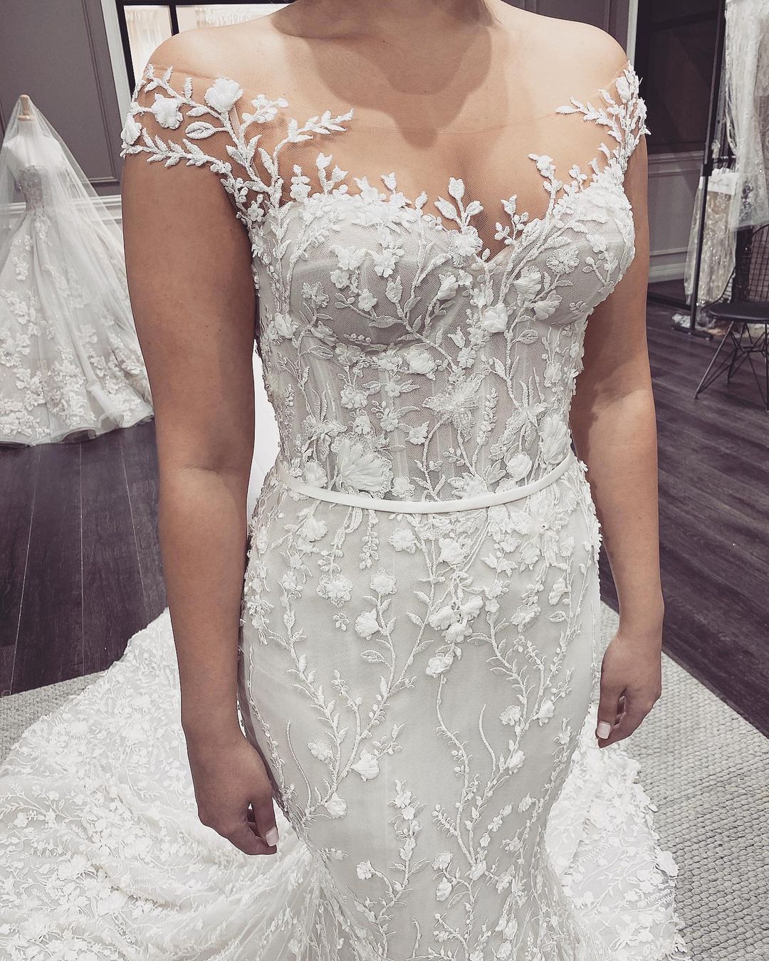 Off-Shoulder Long Sleeves Lace Appliques Mermaid Wedding Dress main image 0