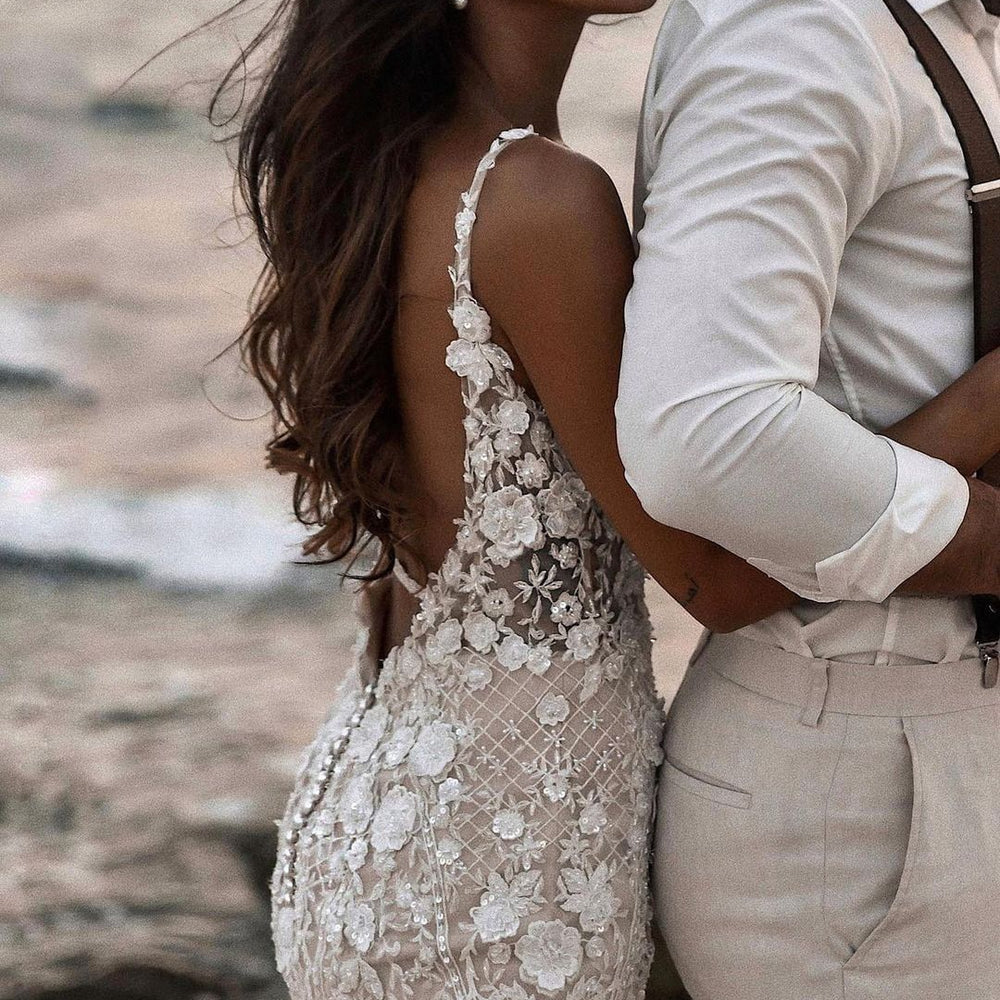 
                  
                    Elegant Long Mermaid V-neck Floral Lace Backless Wedding Dress-BIZTUNNEL
                  
                