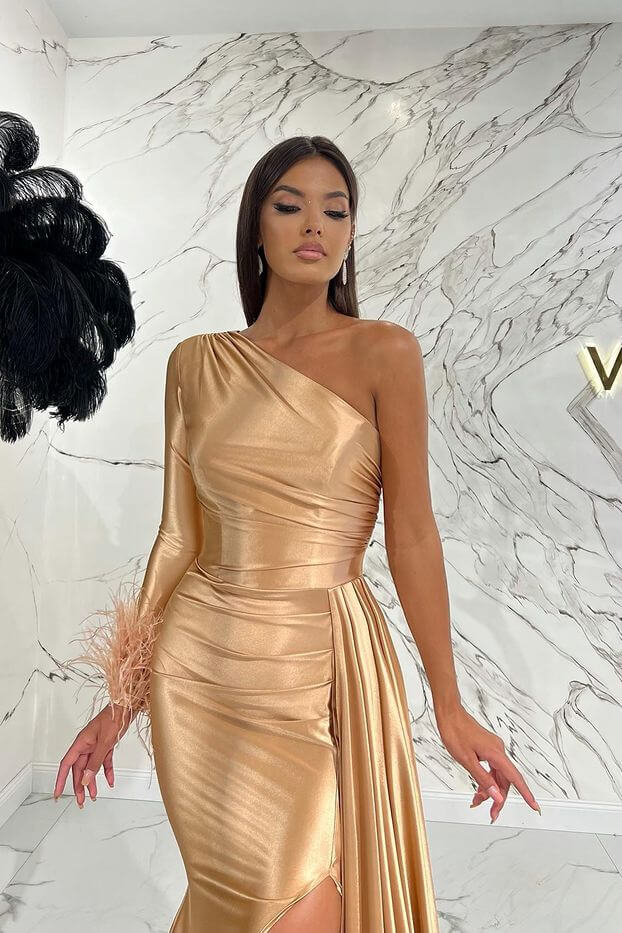 
                  
                    Elegant One Shoulder Long Sleeve Mermaid Prom Dress with Slit Feathers
                  
                