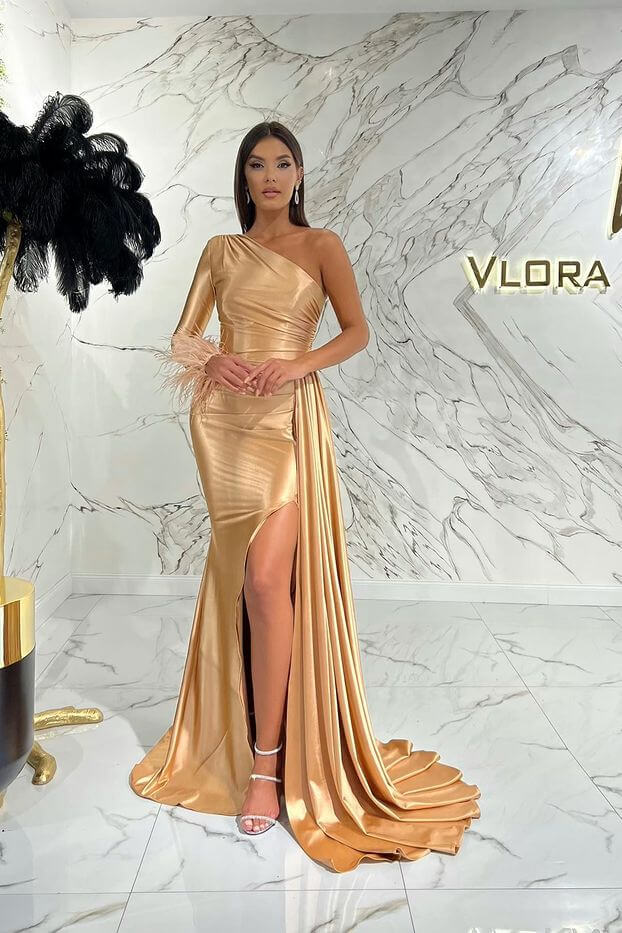 Elegant One Shoulder Long Sleeve Mermaid Prom Dress with Slit Feathers
