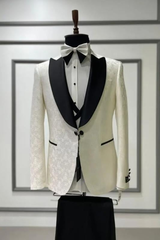 Bernard Fashion White Peaked Lapel Three Pieces Jacquard Prom Suits