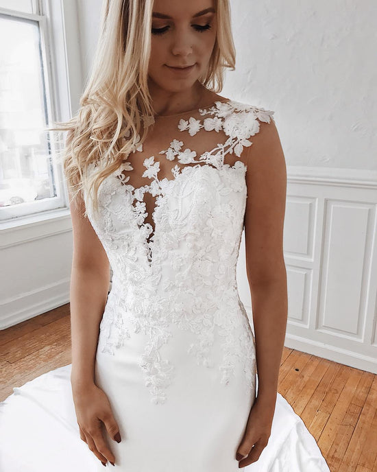 Load image into Gallery viewer, Glamorous Long Mermaid Lace Appliques Wedding Dresses-BIZTUNNEL
