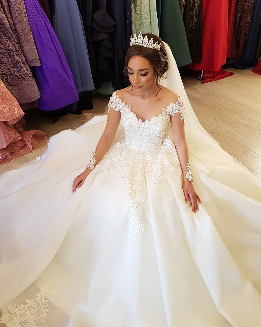 Stunning Lace Long Sleeves Wedding Dresses Off The Shoulder A Line Bridal Gowns main image 0