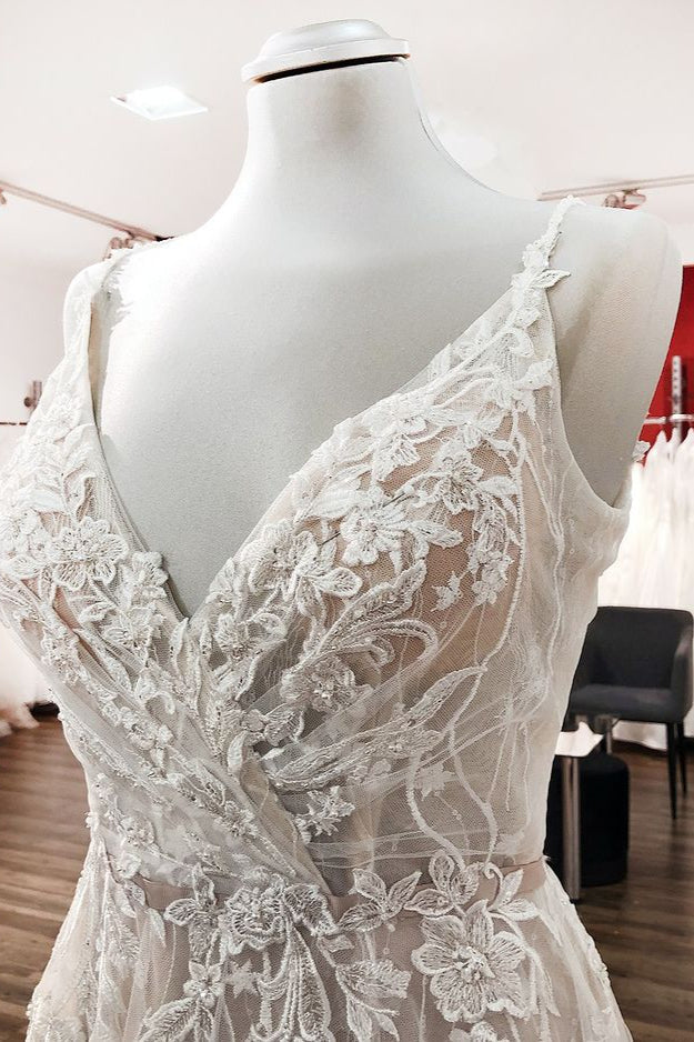 Graceful Long A-line Tulle V-neck Lace Backless Wedding Dresses-BIZTUNNEL