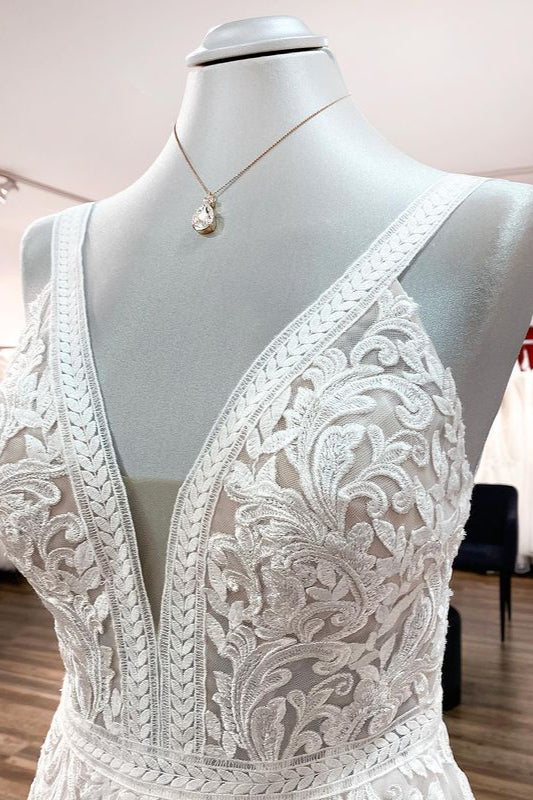 Carregar imagem no visualizador da galeria, Long A-line Sleeveless Tulle Lace Appliques Open Back Wedding Dresses-BIZTUNNEL
