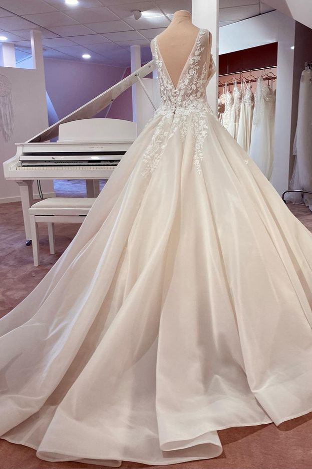 Long A-Line Sweetheart Appliques Lace Backless Wedding Dress-BIZTUNNEL