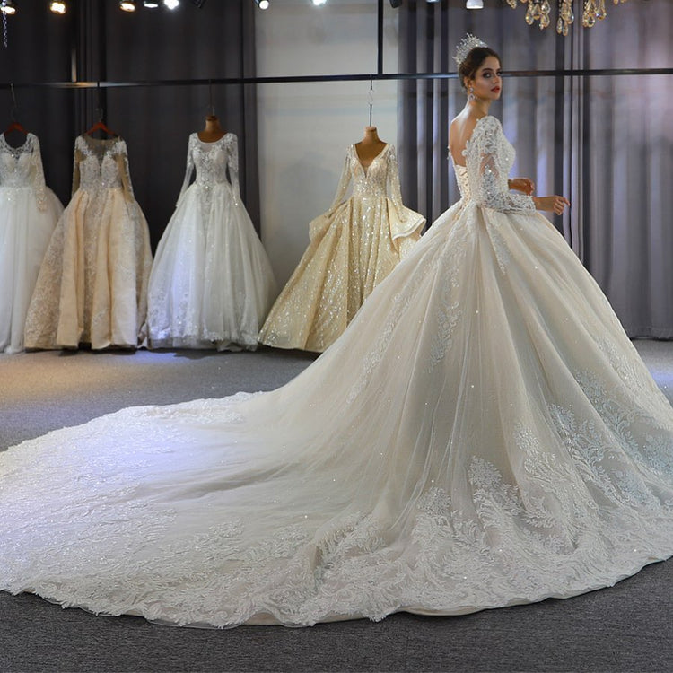 Elegant Long Sleeve A-Line Sweetheart Backless Appliques Lace Wedding Dress