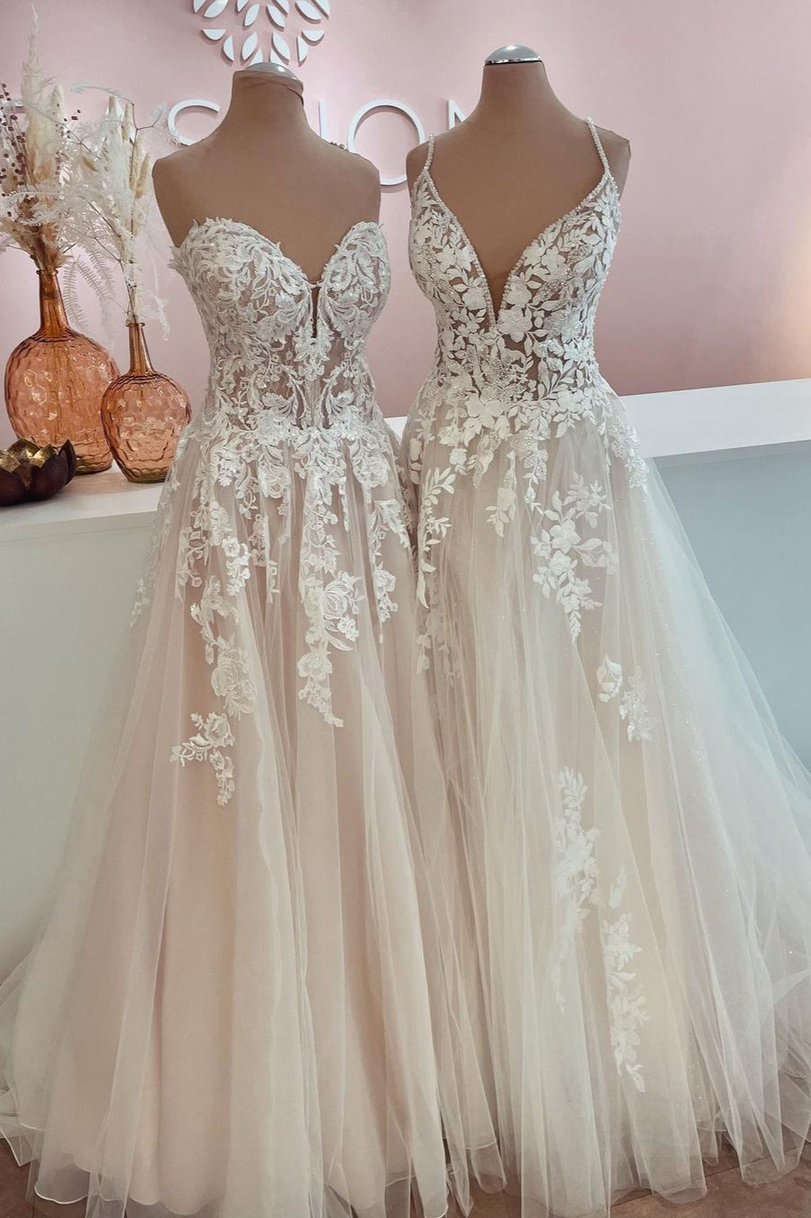 Long A-Line Tulle Lace Appliques Backless Wedding Dress – BIZTUNNEL