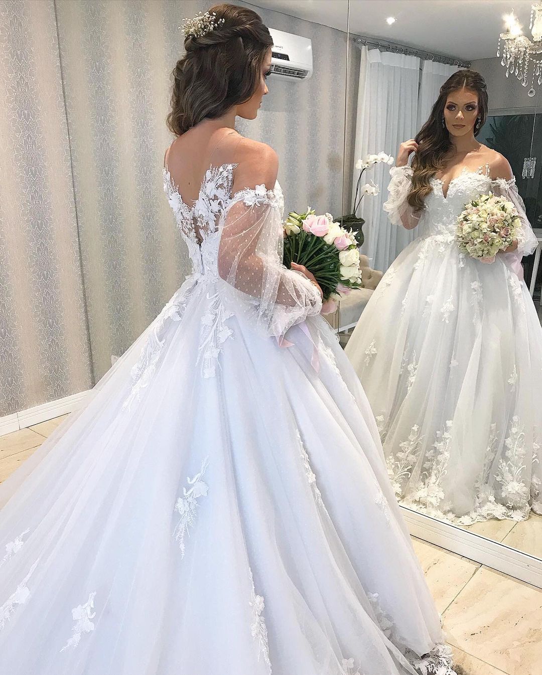 Chic Off-the-Shoulder Long Tulle Wedding Dress