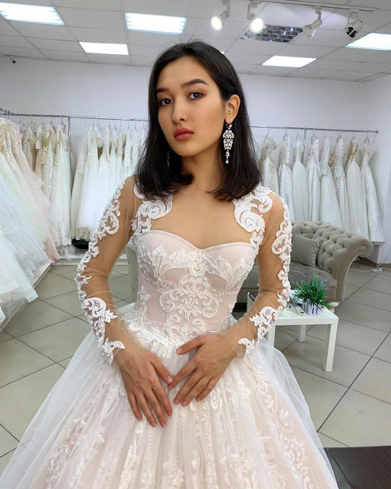 Boho Long Sweetheart Tulle Appliques Lace Wedding Dress main image 1