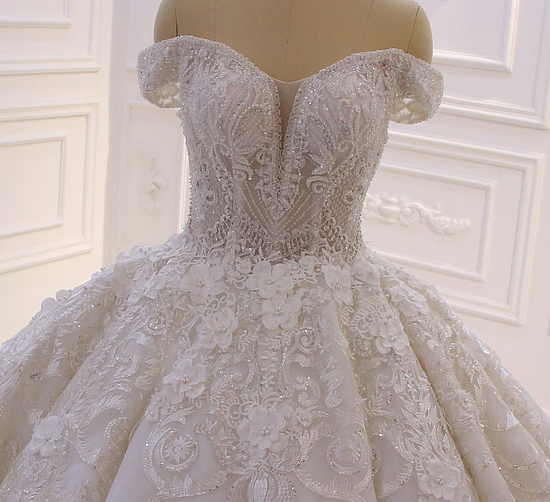 Sweetheart Long Ivory Princess Long Sleeves Appliques Bridal Wear Long