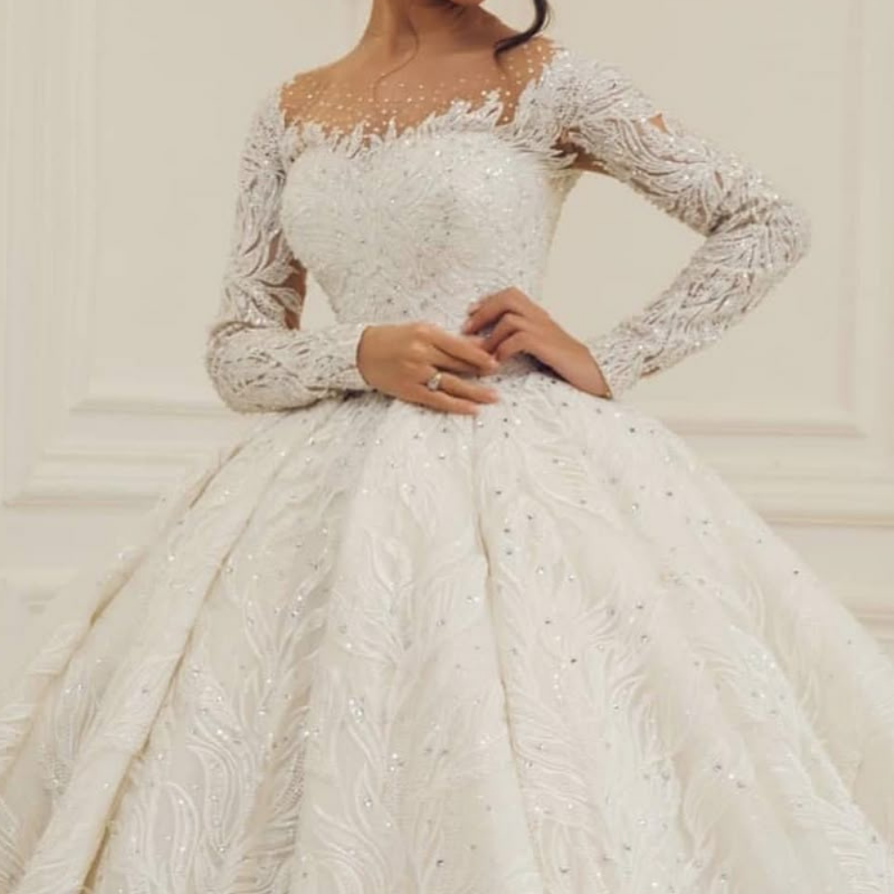 
                  
                    Biztunnel Luxurious Off-the-Shoulder Long Sleeves Ball Gown Wedding Dress
                  
                