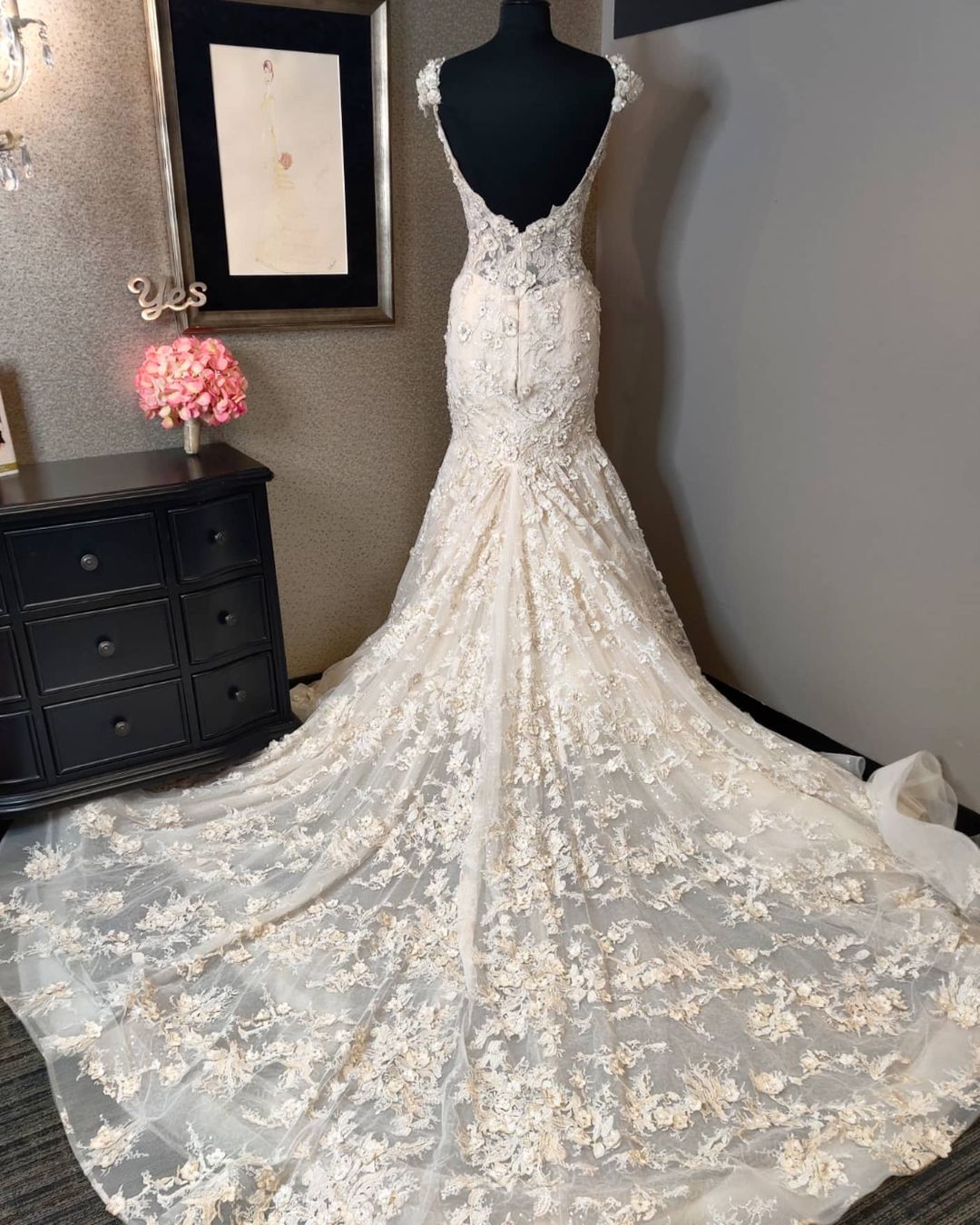 Luxury Mermaid Sweetheart Lace Backless Wedding Dress-BIZTUNNEL
