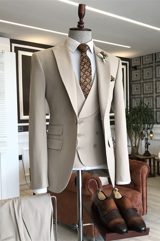Elvis Modern Champagne Peaked Lapel Three Pieces Prom Suits