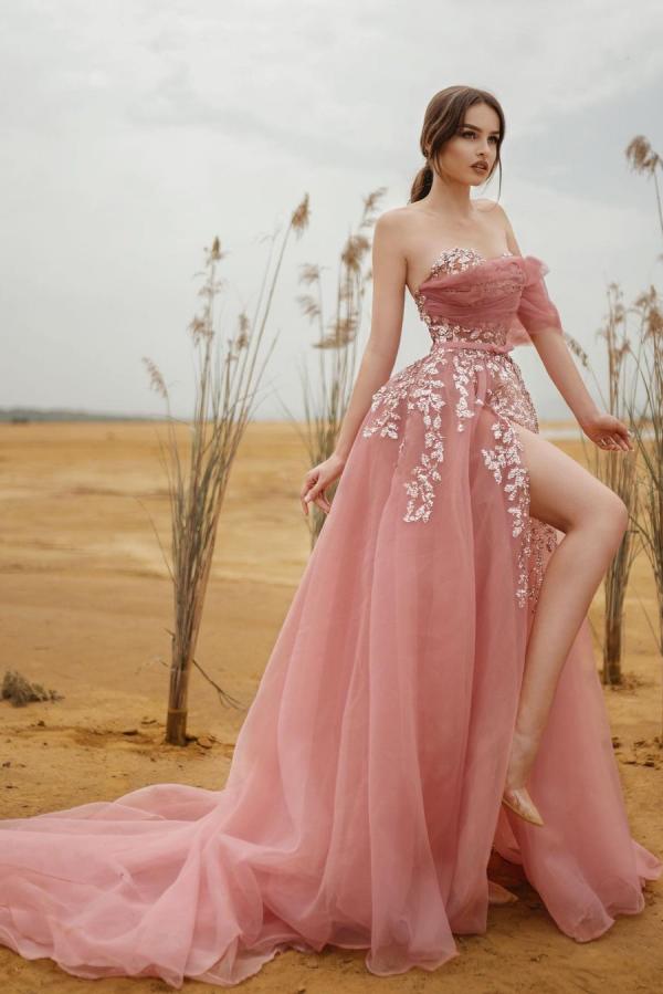Modest A-line Strapless Tulle Lace Long Prom dress with Slit-BIZTUNNEL