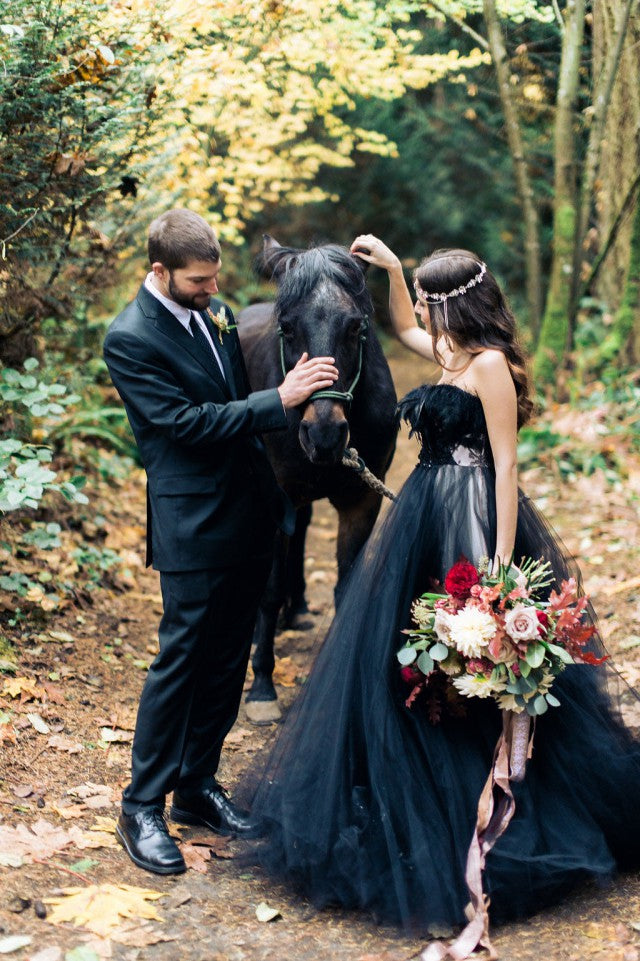 Modest Long A-line Princess Strapless Tulle Black Wedding Dress with Appliques Lace Modest Long A-line Princess Strapless Tulle Black Wedding Dress with Appliques Lace
