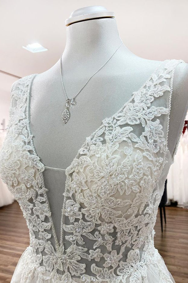 Carregar imagem no visualizador da galeria, Modest Long A-line V-neck Tulle Ruffles Backless Wedding Dresses With Lace-BIZTUNNEL
