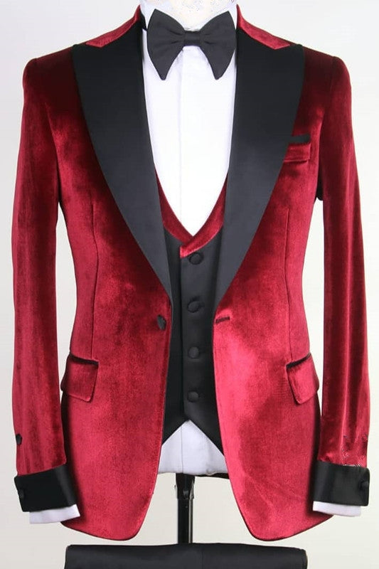 Bevis Newest Burgundy Peaked Lapel Three Pieces Velvet Prom Suits
