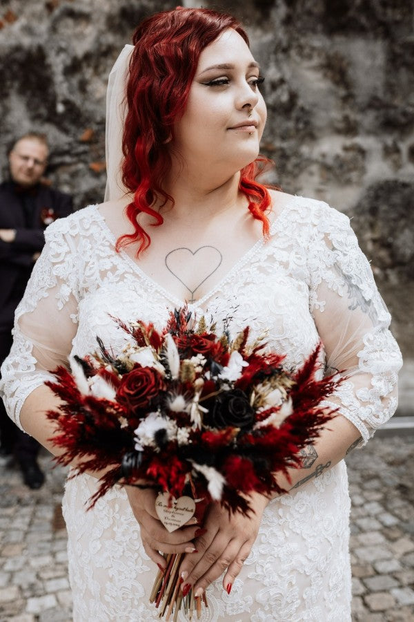 
                  
                    Biztunnel Plus Size Short Sleeves V-neck Wedding Dresses with Lace Applique
                  
                