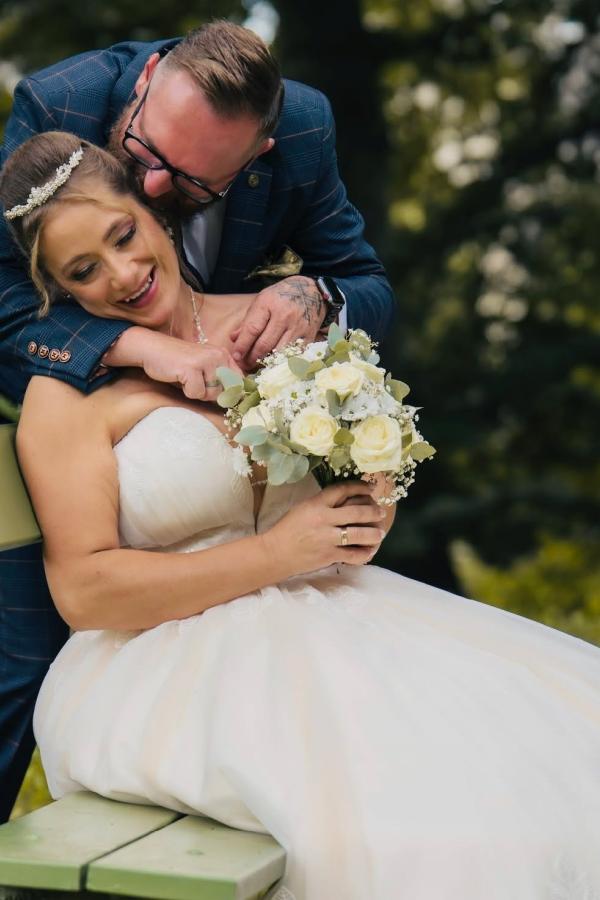 
                  
                    Biztunnel Plus Size Strapless Ball Gown Wedding Dresses with Lace Applique
                  
                