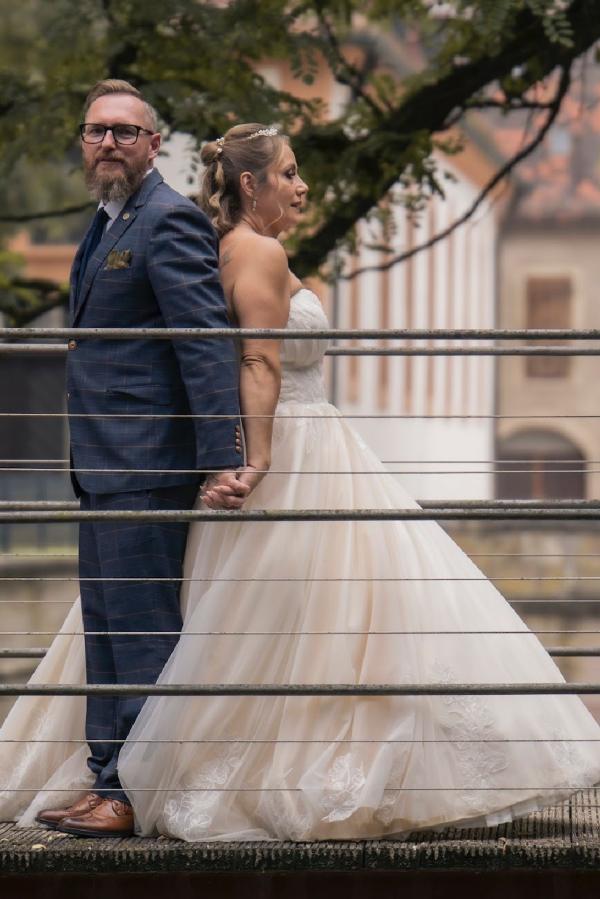 
                  
                    Biztunnel Plus Size Strapless Ball Gown Wedding Dresses with Lace Applique
                  
                