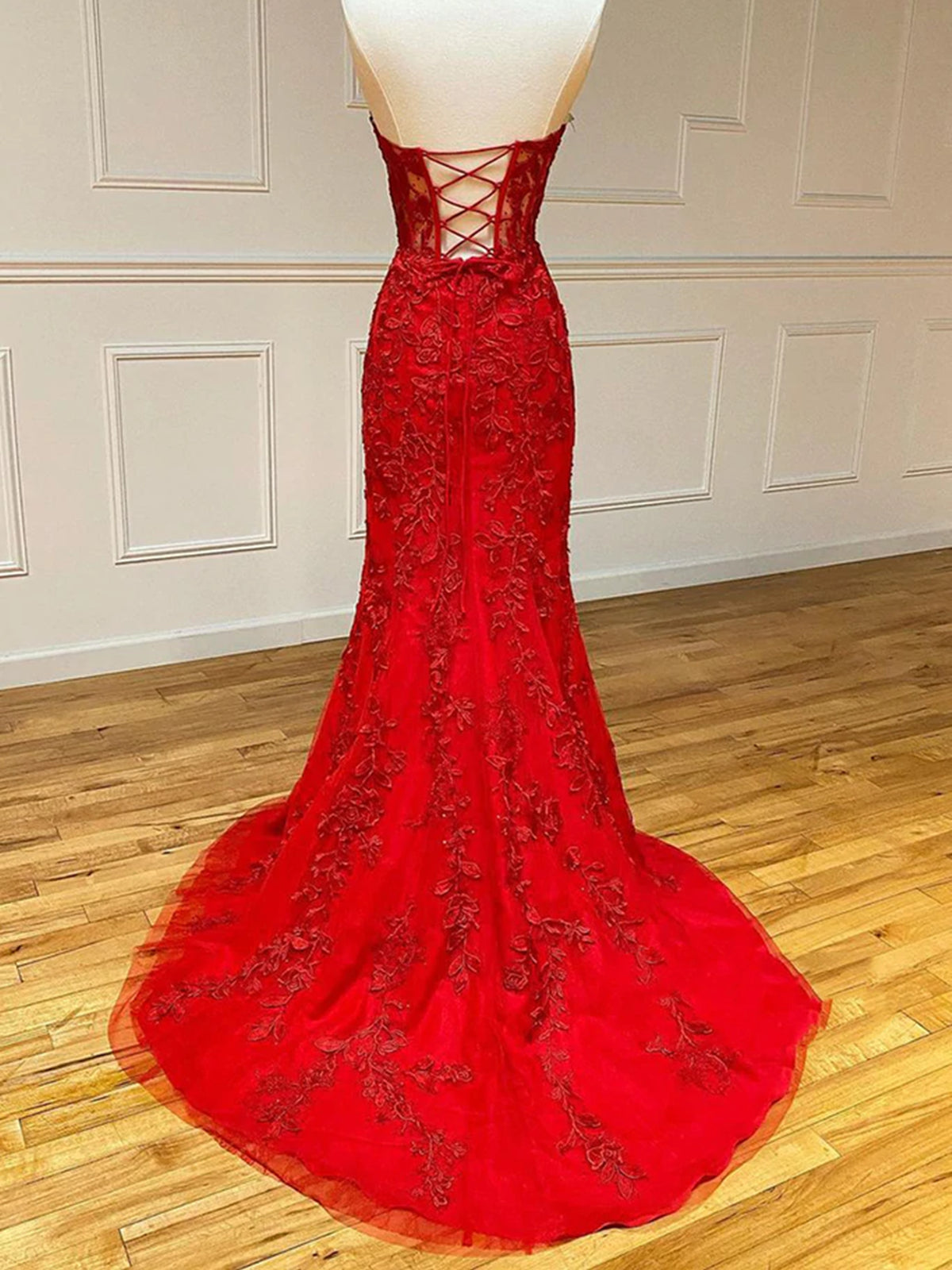 Red Long Mermaid Sweetheart Open Back Lace Prom Dresses with Train-BIZTUNNEL
