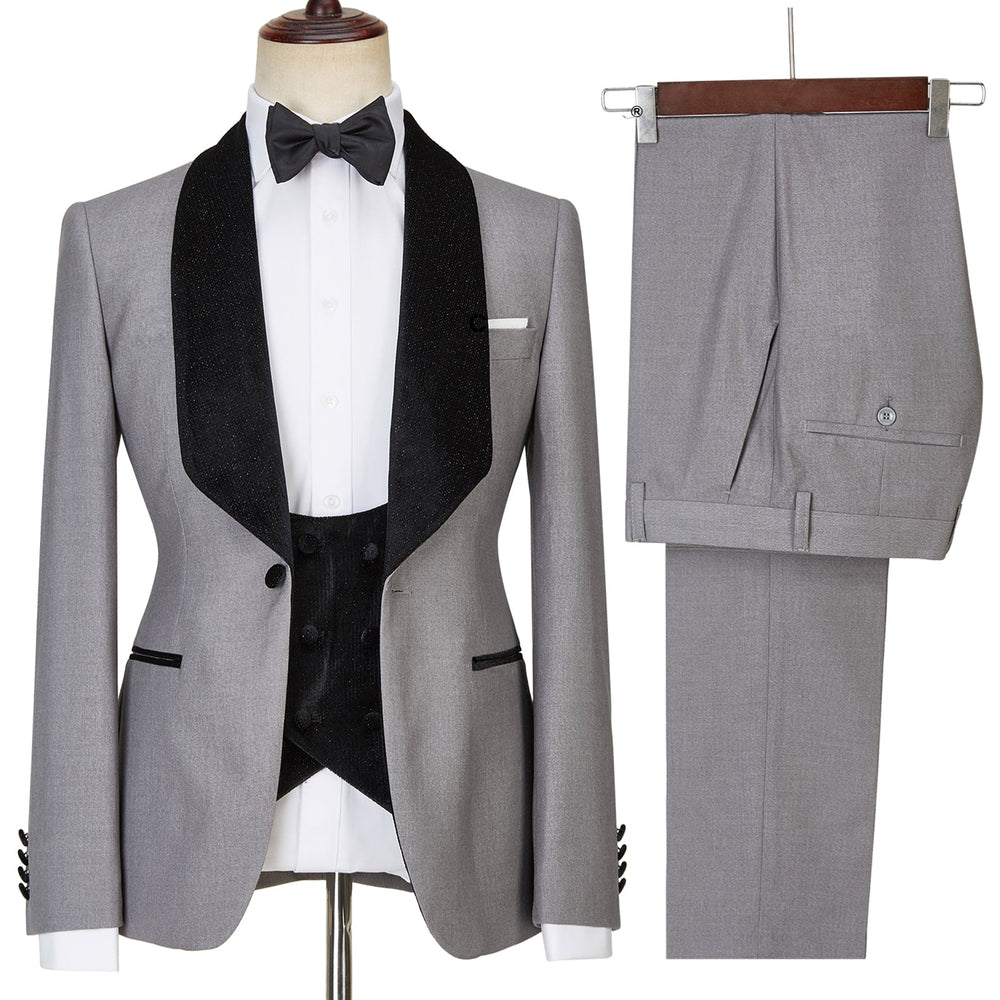 
                  
                    Robert Light Gray One Button Shiny Shawl Lapel Three Pieces Wedding Men Suits
                  
                