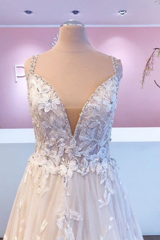 Carregar imagem no visualizador da galeria, Romantic Long A-Line Sweetheart Appliques Lace Tulle Wedding Dress-BIZTUNNEL
