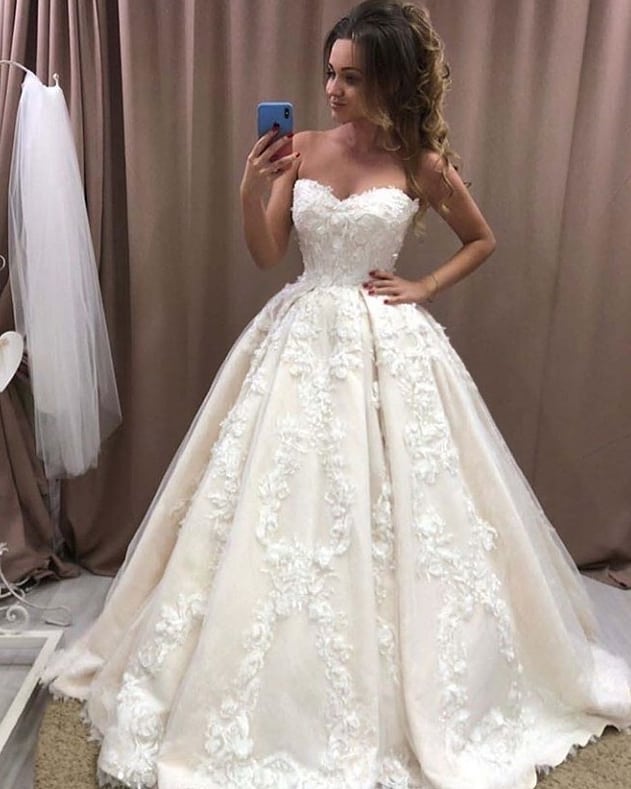 Charger l&amp;#39;image dans la galerie, Romantic Long Ball Gowns Sweetheart Wedding Dress With 3D Floral Appliques Lace-BIZTUNNEL
