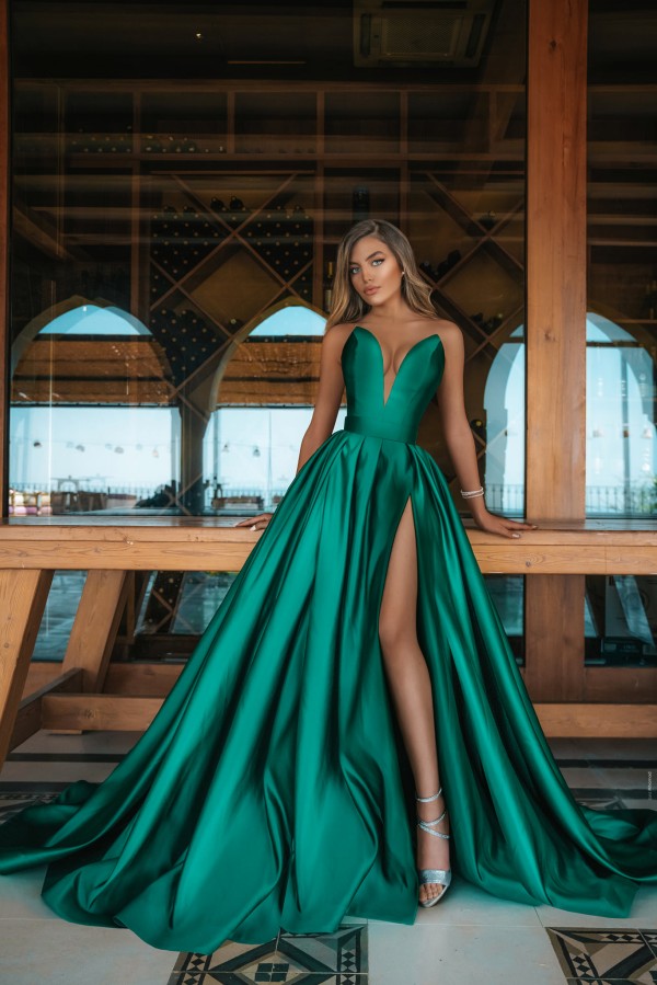 Sexy Green Long A-line V-neck Satin Prom Dress with Slit-BIZTUNNEL