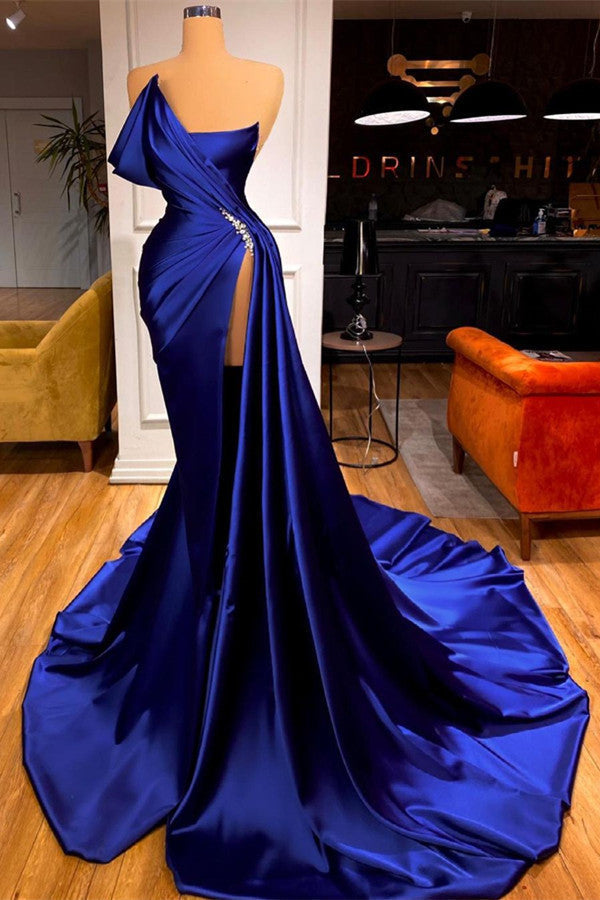 Wow 🤩 | Prom dress with train, Royal blue prom dresses, Prom dresses blue