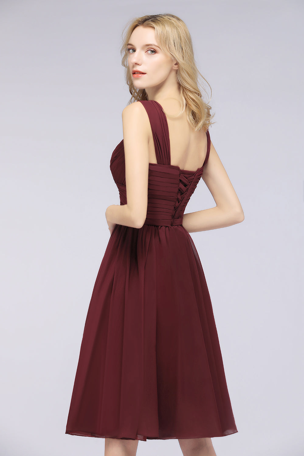 Sexy Short A-line V-neck Burgundy Bridesmaid Dresses – BIZTUNNEL