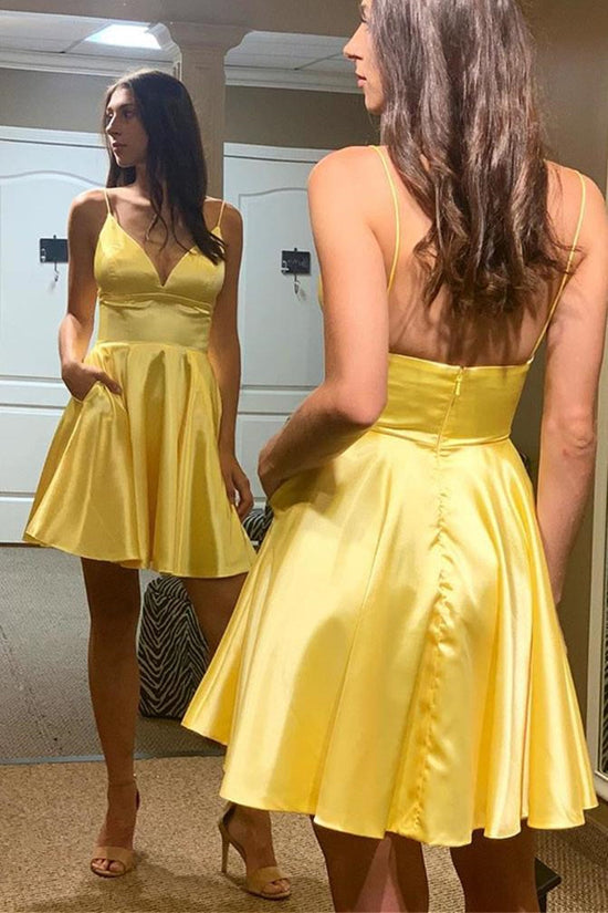 Laden Sie das Bild in den Galerie-Viewer, Simple A-line V Neck Backless Yellow Satin Short Prom Homecoming Dresses with Pockets-BIZTUNNEL
