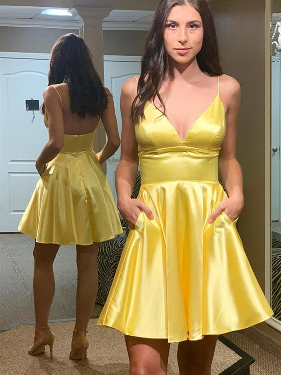 Cargar imagen en el visor de la Galería, Simple A-line V Neck Backless Yellow Satin Short Prom Homecoming Dresses with Pockets-BIZTUNNEL
