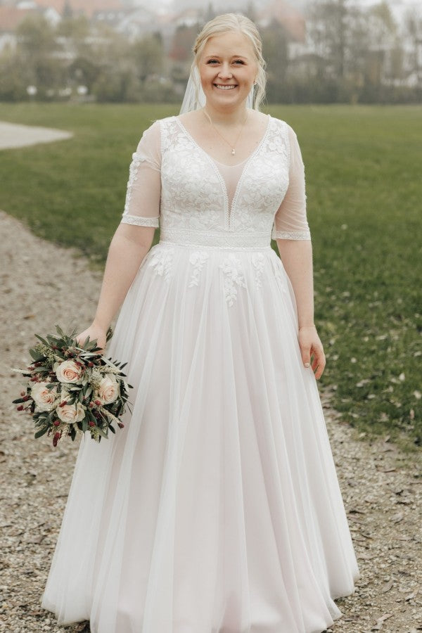 
                  
                    Biztunnel Simple Half Sleeves Plus Size A-line Lace Wedding Dresses
                  
                