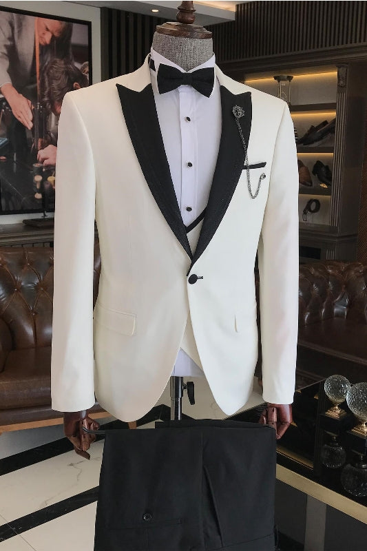 Andre Simple White Peaked Lapel Three Pieces Prom Suits For Men