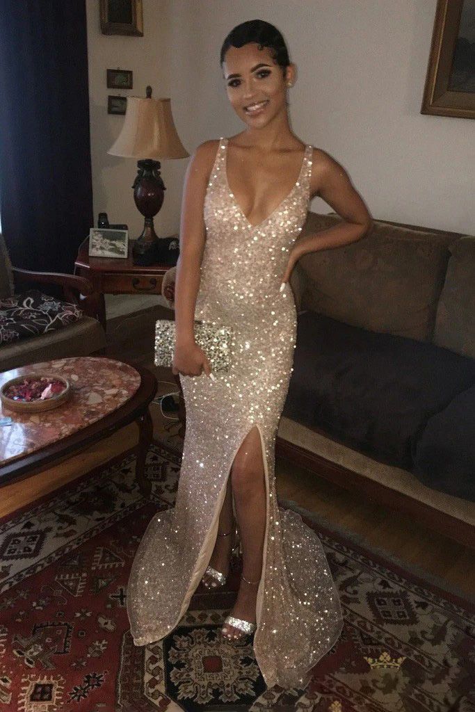 Sleek Glitter Long Mermaid V-neck Sequined Prom Dress with Slit-BIZTUNNEL