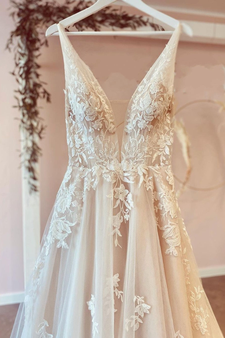 Stunning Long A-Line V-neck Tulle Floral Lace Wedding Dress-BIZTUNNEL