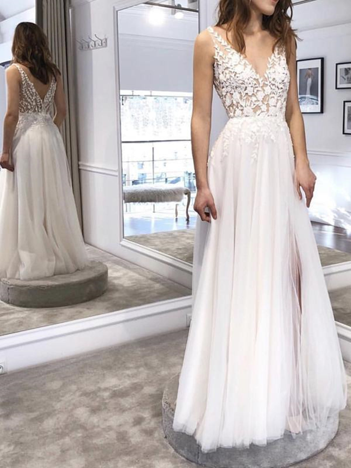 Carregar imagem no visualizador da galeria, White Long A Line V Neck Tulle Backless Lace Prom Dress with Slit-BIZTUNNEL

